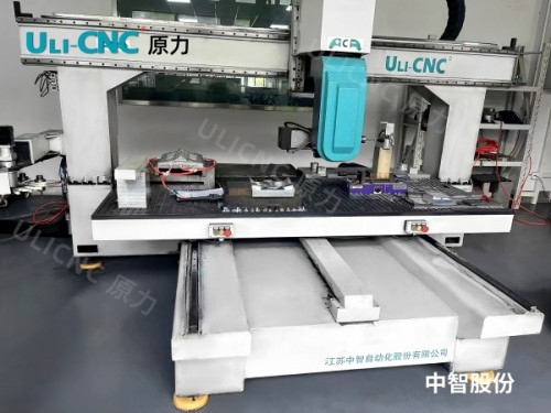 原力U2五軸加工碳纖（xiān）維（wéi）複合材料